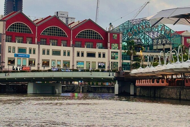 2 Pax Bundle Singapore River Cruise and Stunning Light Shows - Lau Pa Sat food time: keep it flexible and go where you feel hungry