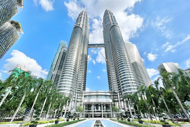 2-WAY FLIGHT: Private Kuala Lumpur guided day tour from Singapore - Why Pay for Flights Instead of a Bus to KL?