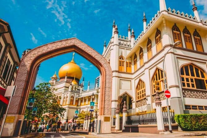 5 hours Little India, Kampong Glam, Chinatown with 9 Food Tasting - Chinatown: Buddha Tooth Relic Temple and Familiar Comfort Foods
