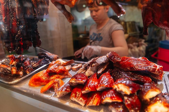 A Taste of Singapore: Hawker Center Private Customized Food Tour - The extra Chinatown walking moments: sights while you snack
