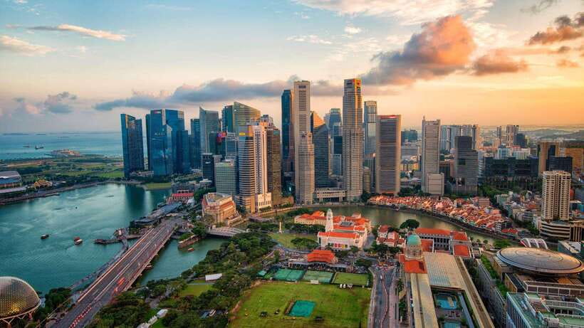 Best of Singapore: Private Walking Tour with a Local - Where Food Fits Into the Walking Plan