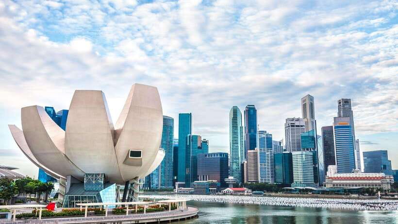 Best of Singapore: Private Walking Tour with a Local - Guide Quality: When Personal Stories Matter
