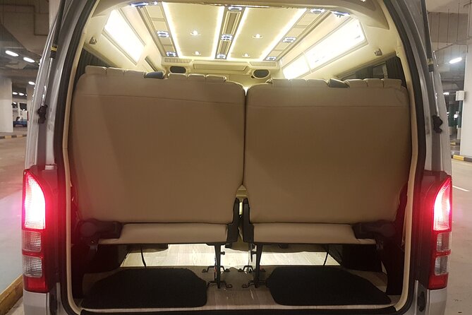 Departure Transfer: Pick up from hotel to Airport or CruiseCentre - The ride setup: private minibus, comfort, and surround sound