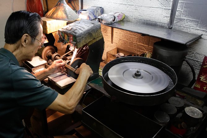 Disappearing Trades - Bedok Coffee Roasting Factory: Learning Kopi from the Source