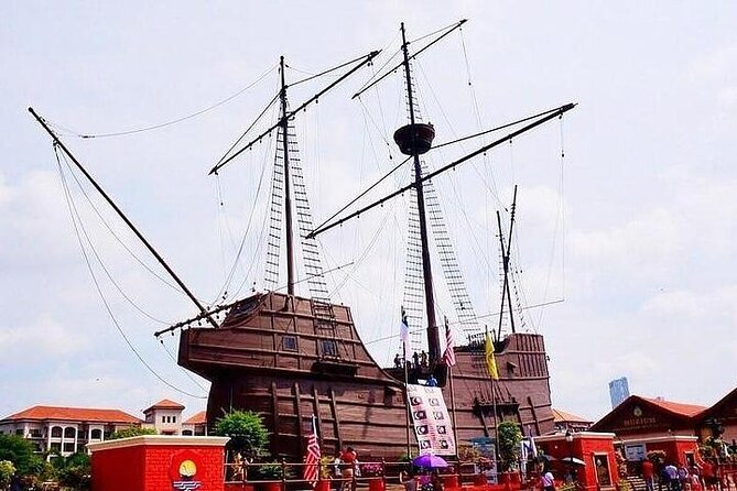 From Singapore: Private Malacca day tour (via drive-thru border) - 5am Pickup and the Drive-Through Border Advantage