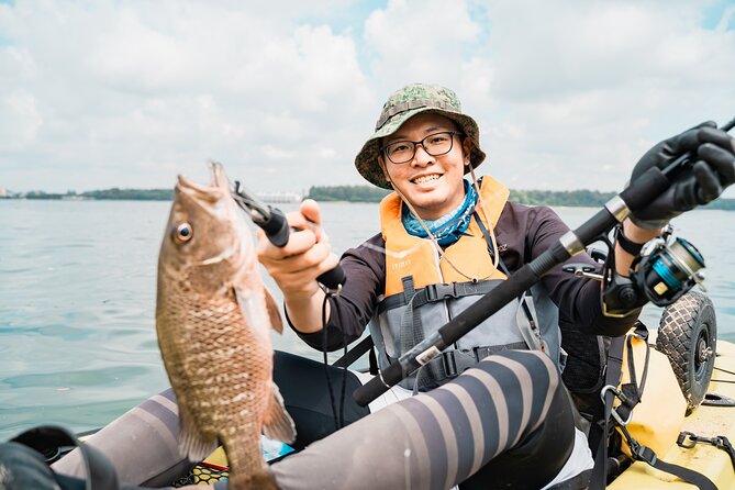 Kayak Fishing Tour in Singapore, Pasir Ris and Pulau Ubin Kelongs - The safety briefing and first fishing lesson