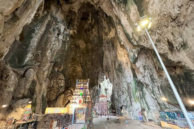 LUXURY Private day tour: Kuala Lumpur & Malacca from Singapore by licensed guide - Petronas Twin Towers Skybridge and Observation Deck: The Big Ticket Planning Piece