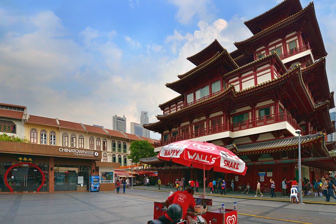 Michelin Premium Food Tour with Hawker Centre & Chinatown Tour - Comfort notes: seating, restrooms, and what to bring