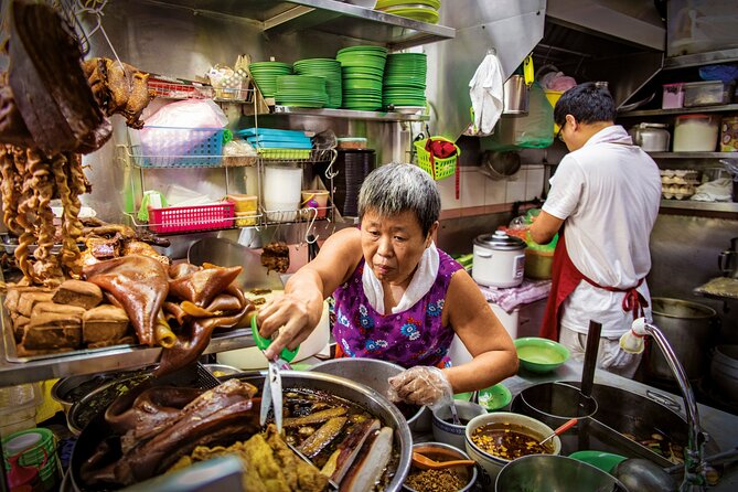 Nostalgic Chinatown of Singapore - Ann Siang Hill: Restored Shophouses and the Old-New Mix