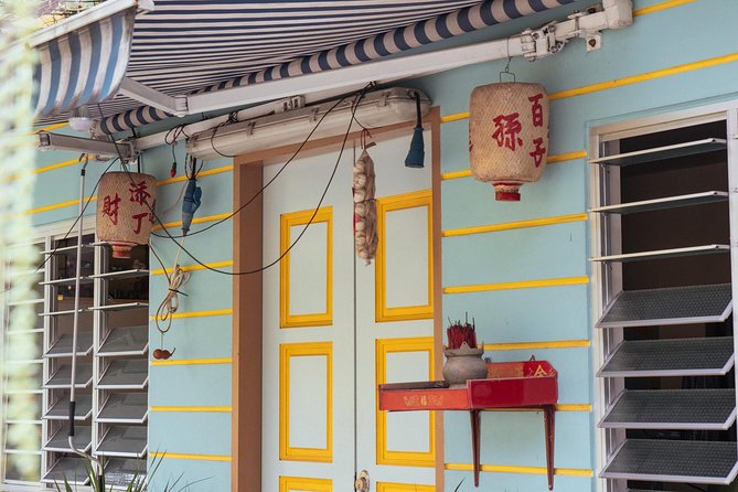 Off the Beaten Track in Singapore: Private City Tour - Walking in Singapore heat: a comfort checklist that really helps