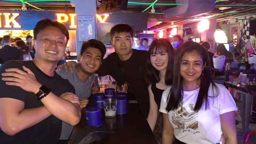 Party Singapore Bespoke Pub Crawl - Speakeasy and theme pub stops: why the variety matters