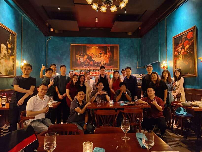 Party Singapore Bespoke Pub Crawl - Timing for a Friday and Saturday night out