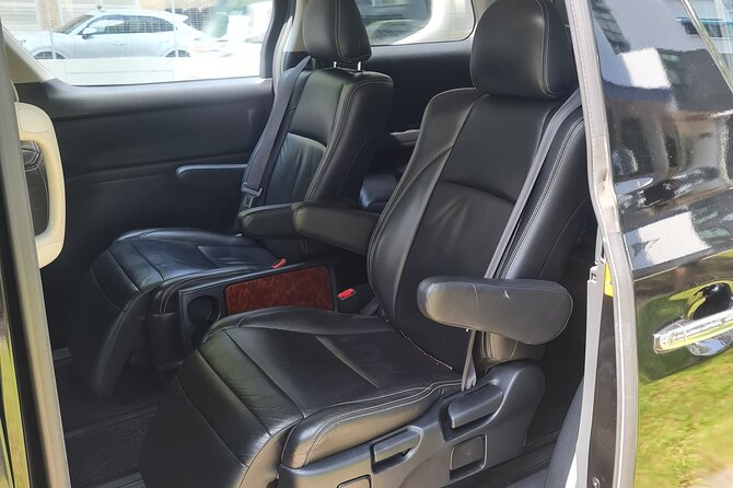 Private Airport Transfer in Singapore - Getting picked up smoothly: mobile ticket and meeting flow