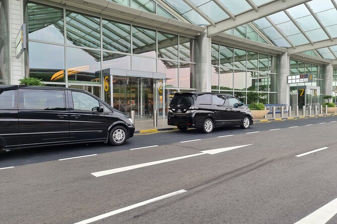 Private Airport Transfer in Singapore - Who should book this transfer, and who might reconsider
