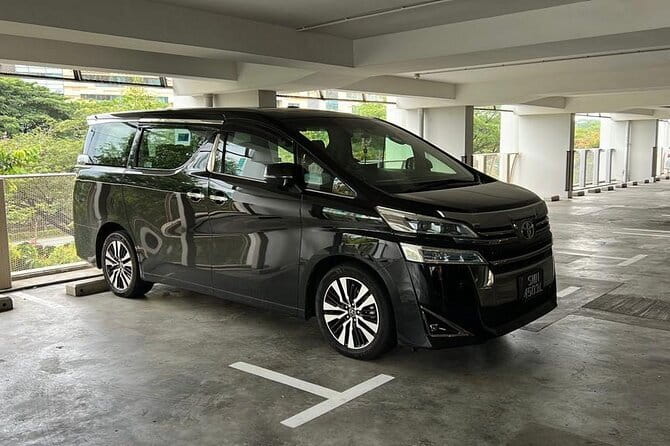 Private Limousine Service in Singapore - Comfort and Convenience Details That Actually Matter: Water Bottle, Privacy, Clean Car