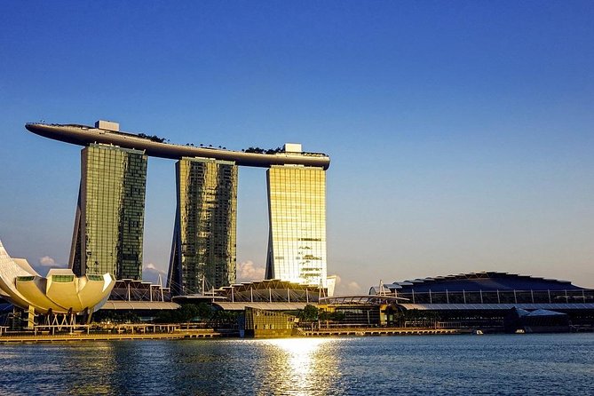 Private Singapore Customized Tour With Driver in small group - Esplanade Park and Merlion Park, the fast route to postcard Singapore