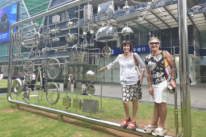 Private Singapore Walking Tour: City Highlights & Hidden Gems - Meeting at City Hall, then turning history into a simple route