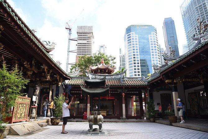 Private Singapore Walking Tour: City Highlights & Hidden Gems - South Bridge Road: temples, views, and a street-level collage