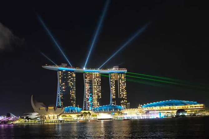 Private Tour: Nighttime Sightseeing with River Cruise - A night circuit that makes sense in 3.5 hours