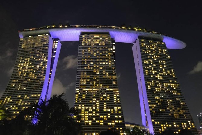 Private Tour: Nighttime Sightseeing with River Cruise - The Singapore River cruise: calm views, plus one audio gotcha