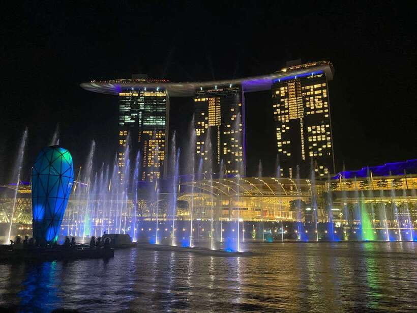 Private Tour sightseeing Marina Bay Sands+River Cruise(Max6) - The local Marina Bay edge viewpoint and the water story