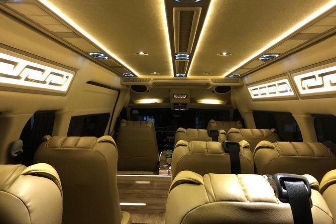 SG Cruise Arrival Transfer to Changi Airport - Meeting your captain with a name sign (and luggage help)