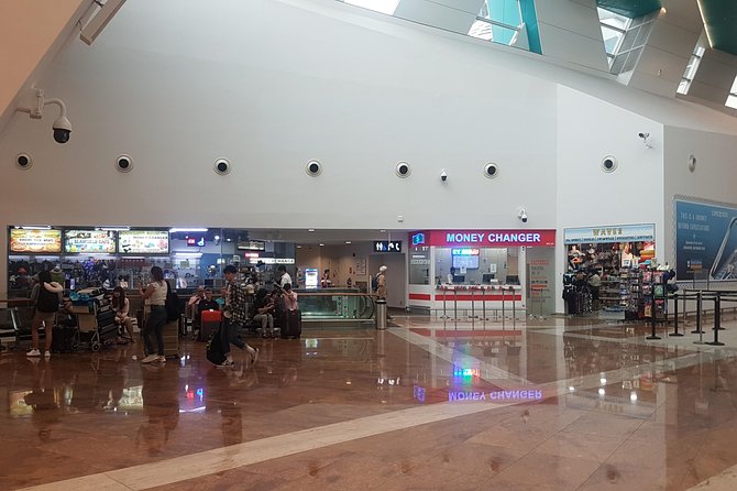 SG Cruise Arrival Transfer to Changi Airport - Price and group value: $80.54 per group up to 9