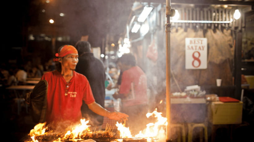 Signature Night Tour: Walk Through Marina with Food Tastings - Practical tips for a night walk that feels easy