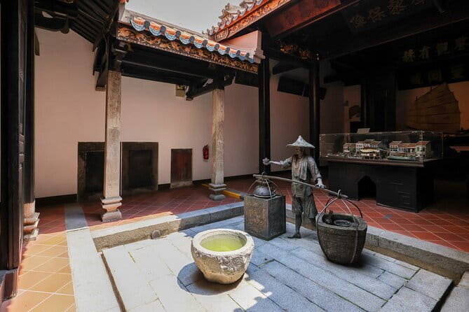 Signature Urban Night Tour: Sunset Street Food in Singapore - Fuk Tai Chi Museum first, so the city has a backstory