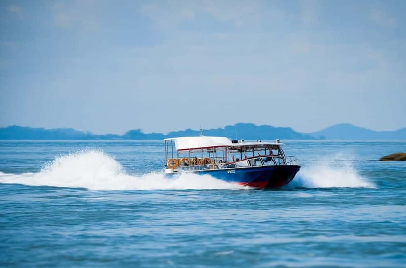 Singapore: Albatross Speedboat Adventures Ticket - Where you board: Singapore Oceanarium to Resorts World Sentosa waters