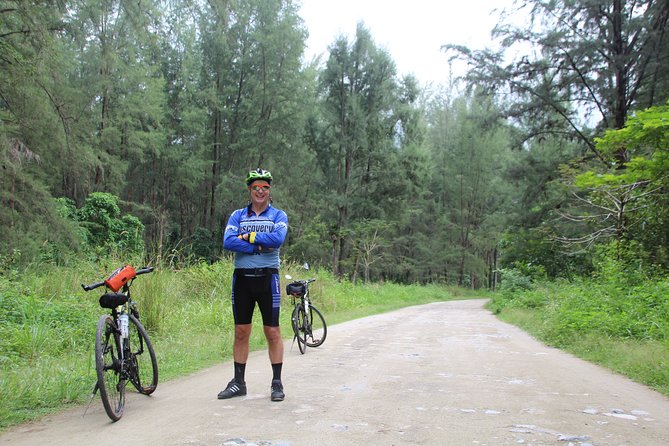 Singapore - bike adventure beyond the concrete jungle - Two wheels past Singapore’s concrete mood