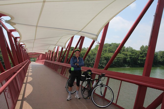 Singapore - bike adventure beyond the concrete jungle - Pasir Ris Park: mangroves, sea views, and the animal-spotting game