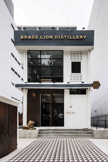 Singapore: Brass Lion Guided Gin Tasting Experience Ticket - Make sense of timing: Tuesday 40 minutes, weekend open hours