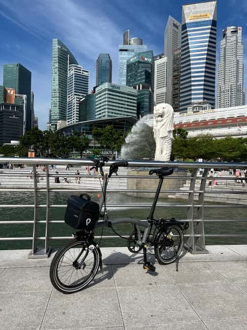 Singapore Brompton Bike Tour from Rail Corridor, with food! - Civic District photo stops: bridges, theaters, and the old Parliament area