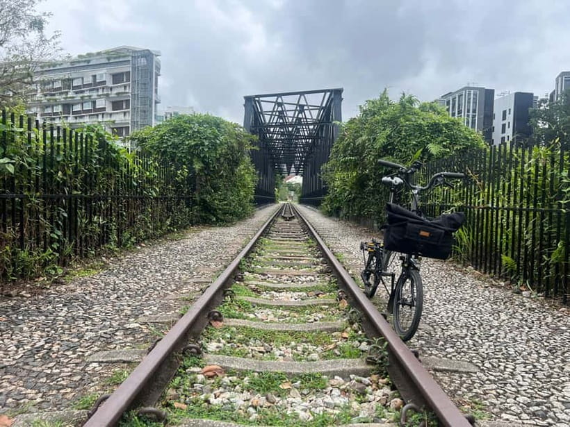 Singapore Brompton Bike Tour from Rail Corridor, with food! - What to bring (and what to skip) so the tour feels easy