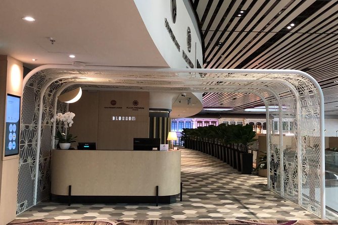 Singapore Changi Airport BLOSSOM - SATS & Plaza Premium Lounge at Terminal 4 - Optional upgrades: massages, rest suites, and meeting rooms