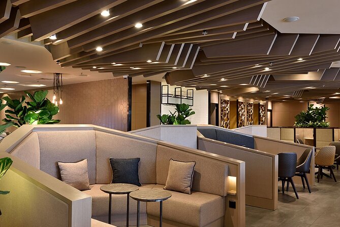 Singapore Changi Airport (SIN) T1/T2/T3/T4 VIP Lounge Access - What you actually get inside: food, drinks, Wi-Fi, and flight info