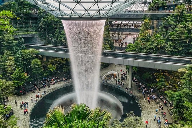 Singapore Changi Jewel Highlights Walking Tour - Key highlights to look for