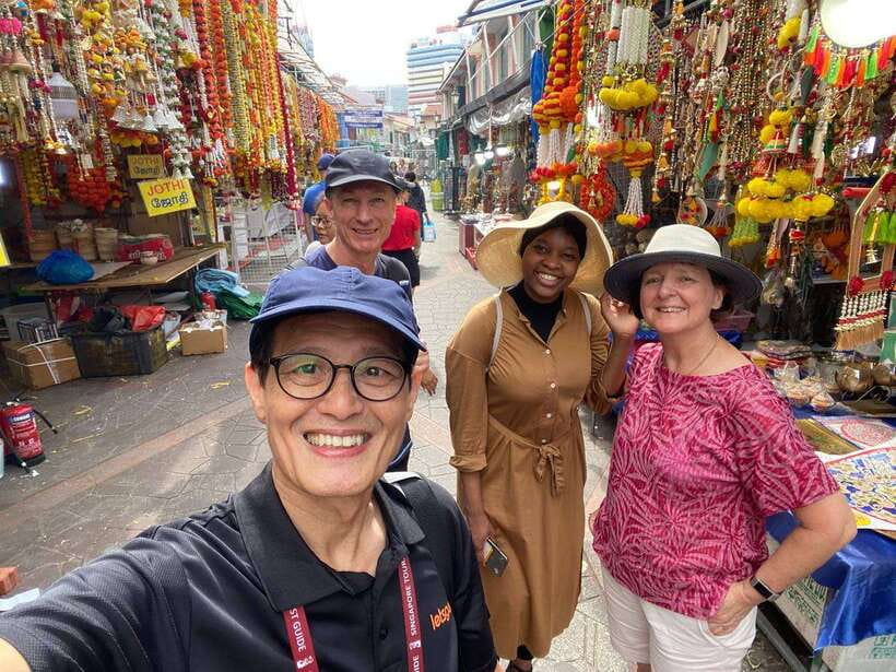 Singapore: Chinatown and Little India Guided Walking Tour - How the three quarters connect in a short, 3 hour walk