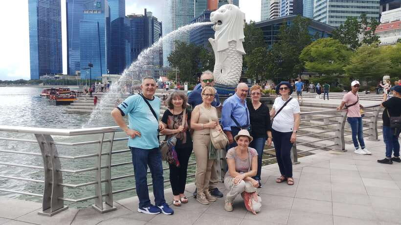 Singapore: Chinatown and Little India Private Walking Tour - Kampong Glam: the Muslim Quarter, textiles, and 19th-century shophouses