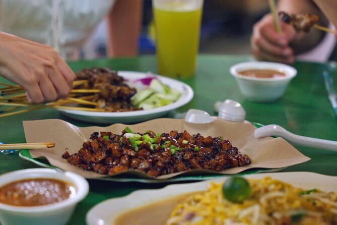 Singapore: Chinatown Food Adventure with 6 Tastings - Starting at Nanyang Old Coffee: an easy meetup with a built-in vibe