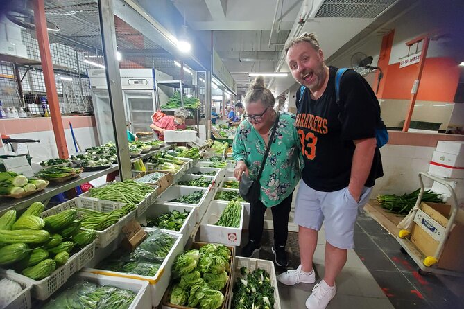 Singapore: Chinatown Hawker Food Tasting Tour - Chinatown hawker tasting, done the practical way