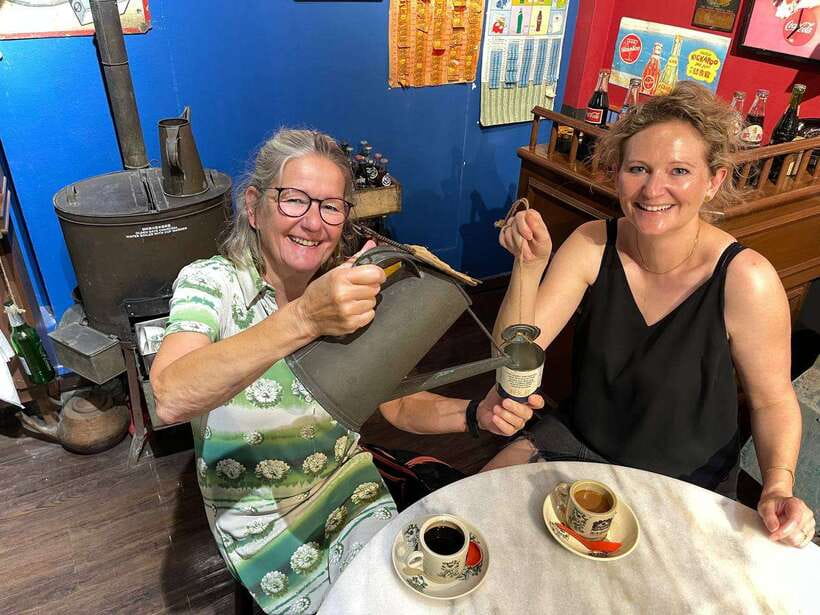 Singapore: Chinatown Hawker Guided 8-Dish Tasting Tour - Key Reasons This Tour Works Well