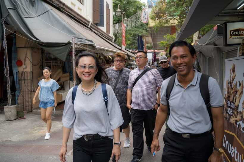Singapore: Chinatown Hawkers Food Tour with 7 Food Tastings - Price and value: why 87 dollars can make sense here