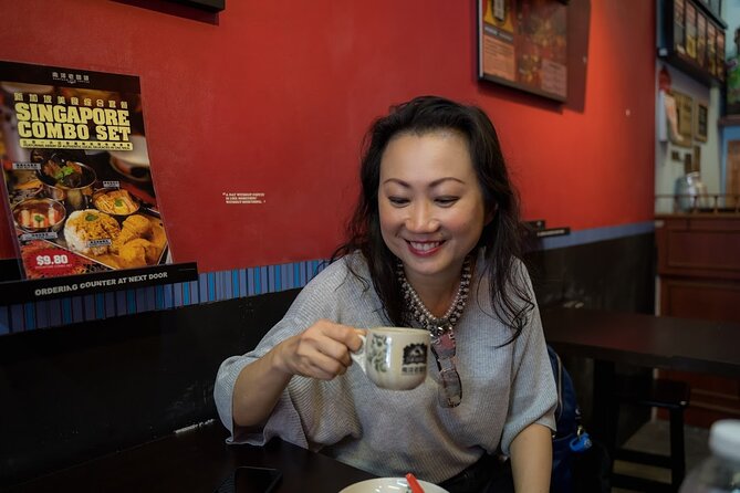 Singapore Chinatown Market Private Food Tour with 7 Food Tastings - The big food centre stop where the tastes get real