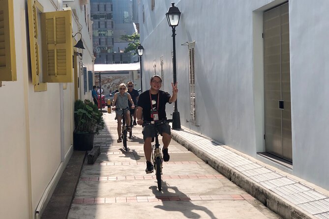 Singapore City Bike Tour - Kampong Glam on two wheels, Haji Lane and Sultan Mosque
