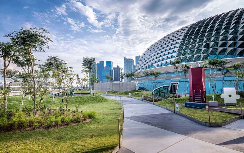 Singapore: City Highlights Walking Tour & Singapore River - Weather, Pace, and How to Plan Your Day