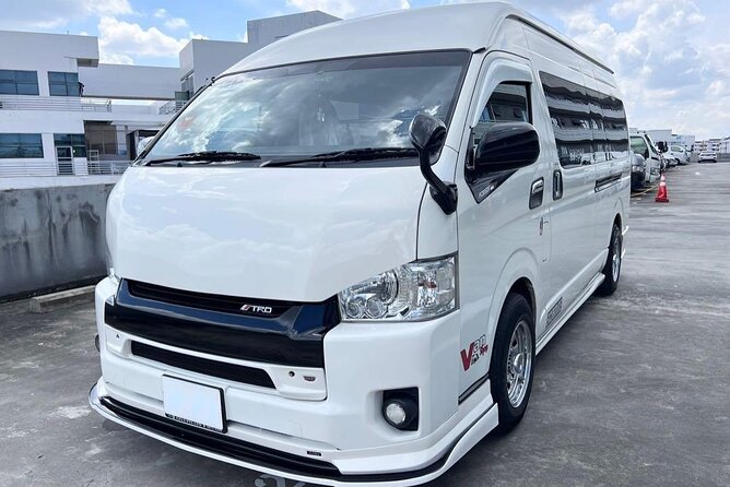 Singapore Escorted Tours - Private Car Charter in Singapore - The Driver Experience and Meeting Clarity You Should Demand