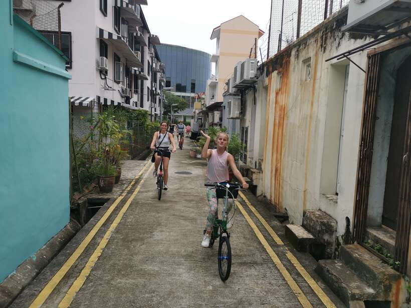 Singapore: Food and Bike Tour: Katong District - The Food Lineup: How the Tastings Add Up in Real Life