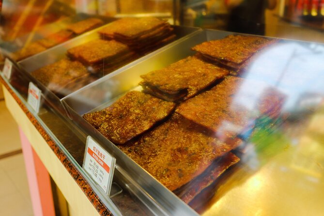 Singapore Foodie Experience Guided Tour with 5 dishes Tasting - Practical Hawker Tips That Make the Tour Easier